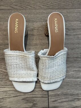 Kaanas white Fringe Slide Mules